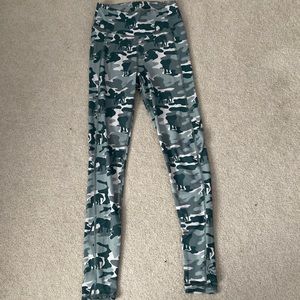 Ivory Ella Camo Elephant Print Leggings